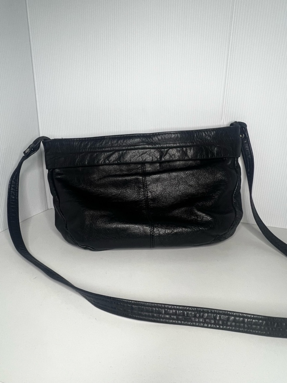 Vintage Black Leather Crossbody Bag Slouchy Minimalist Shoulder Purse Y2K